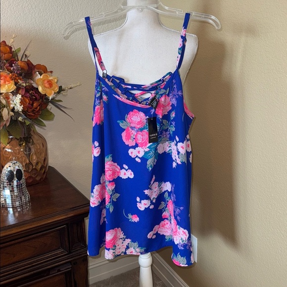 NWT Torrid Blue Floral Tank Blouse Top BRIGHT Sz 1X - Picture 3 of 4